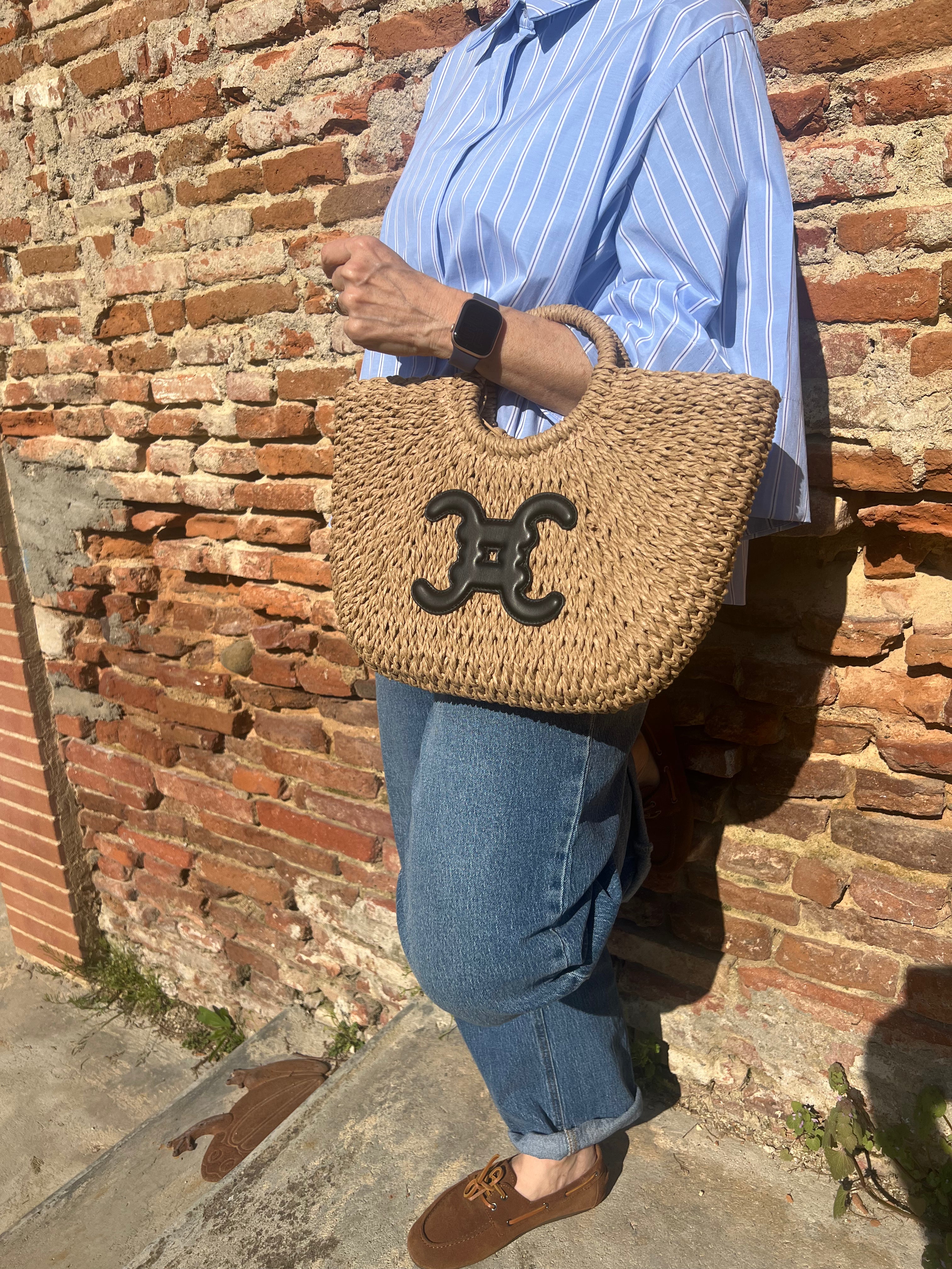 Panier tressé avec bandoulière